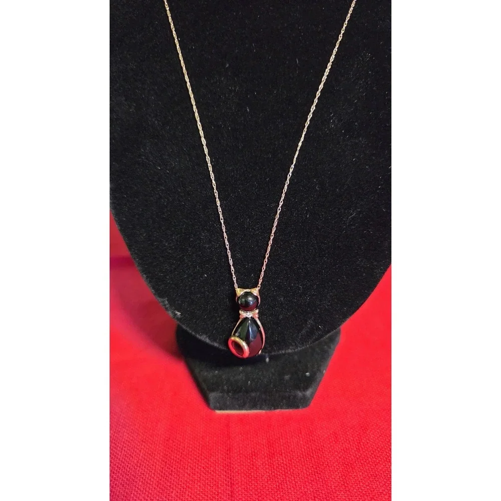 Vintage 14k Gold & Black Onyx Cat Pendant 18